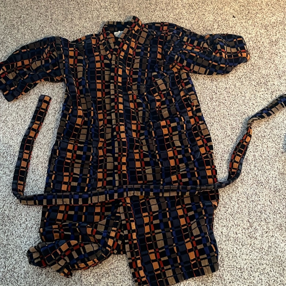 Perry Ellis Portfolio Robe
